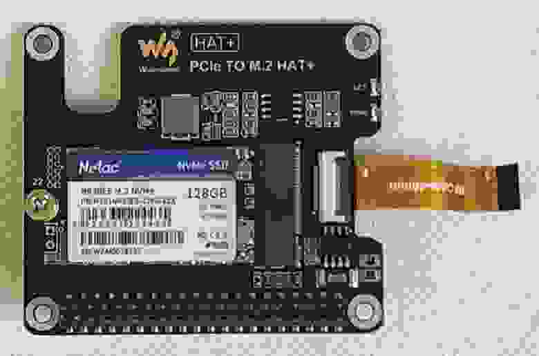 Рис. 9. Шилд компании Waweshare с установленным на нем диском NVMe SSD Рис. 9. Шилд компании Waweshare с установленным на нем диском NVMe SSD