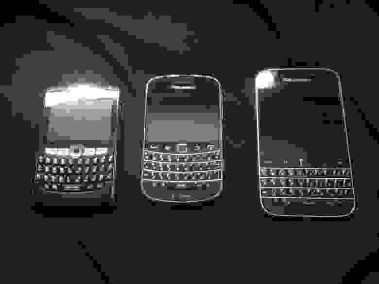 BlackBerry 8820, BlackBerry Bold 9900 и BlackBerry Classic (источник)