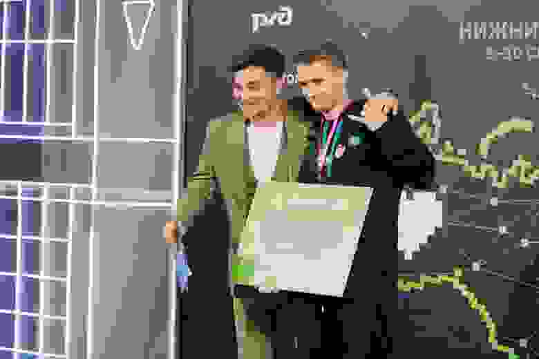 Это мы узнали, что победили, но 2 других участника команды уехали домой Это мы узнали, что победили, но 2 других участника команды уехали домой