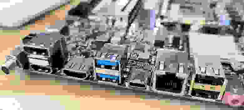 Разнообразные интерфейсы платы AQH610T Разнообразные интерфейсы платы AQH610T