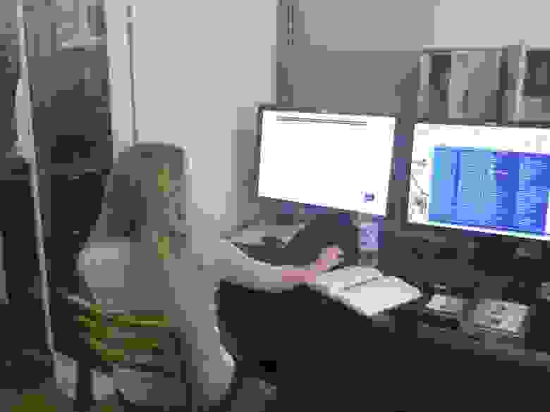 Инженер-програмист Марина разворачивает систему на объекте заказчика