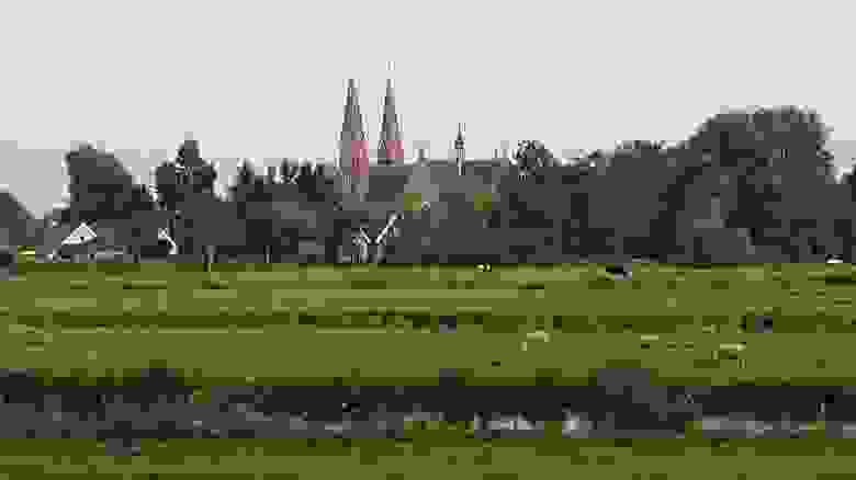 Duivendrecht, вид на ферму и церковь