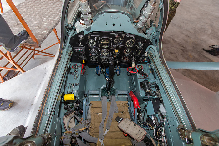 Задняя кабина МиГ-15. Она же кабина инструктора
