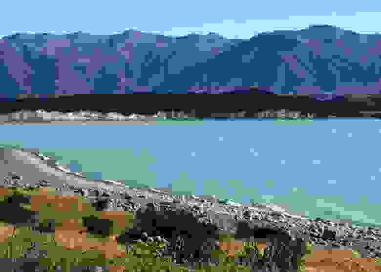 "New_Zealand_Lake.jpg"
