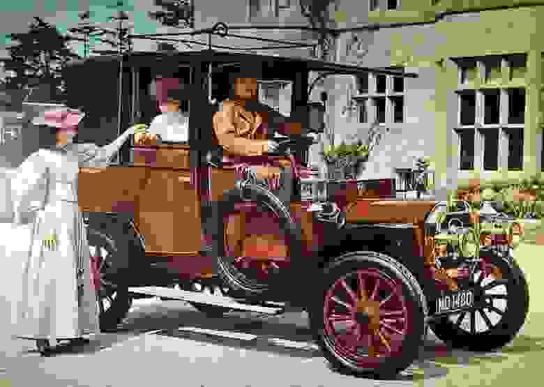 Таксомоторный бизнес оставался ключевым для Unic до 1930-х годов. После 1938 года компания сконцентрировалась на производстве грузовых автомобилей