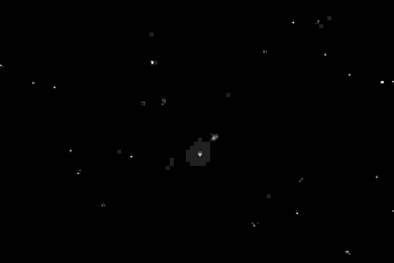 Метеор и спиральная галактика NGC-5195 в Гончих Псах. Автор снимка Tateshi Yokotaishi. Метеор и спиральная галактика NGC-5195 в Гончих Псах. Автор снимка Tateshi Yokotaishi.
