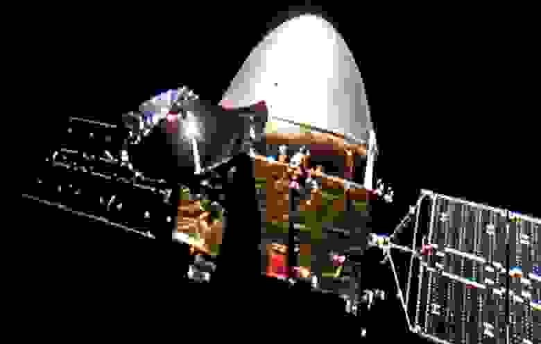 Например, этот селфи китайского марсианского модуля во время его полёта к Марсу тоже сделал кубосат - миниатюрная камера, которую зонд выбросил в полёте.