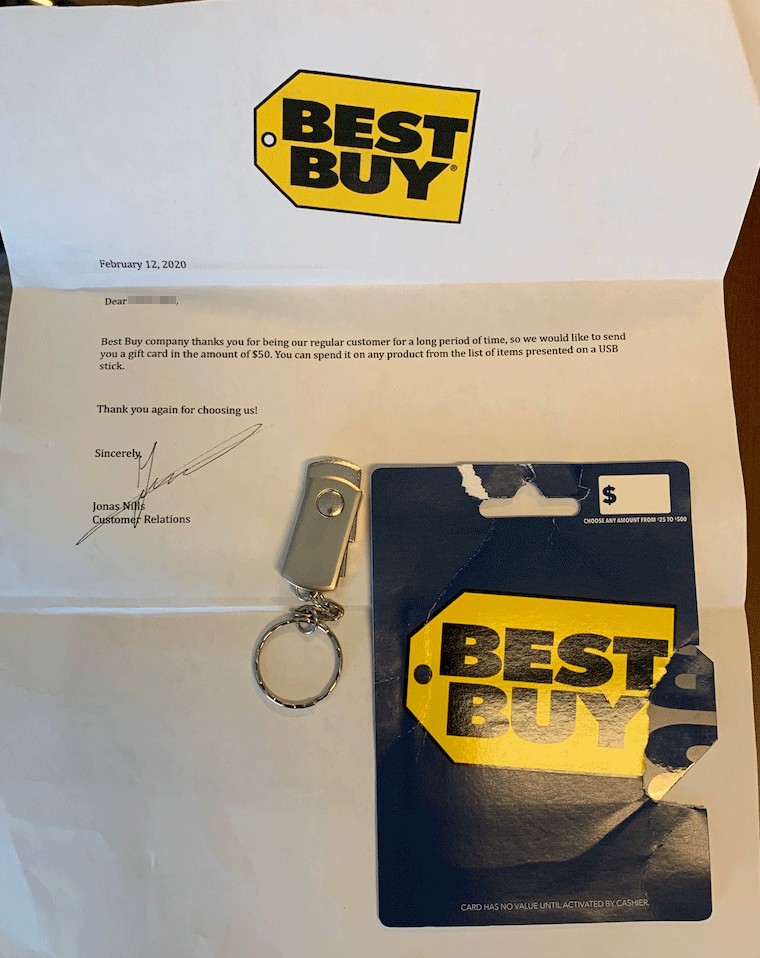 Поддельная подарочная карта BestBuy с USB-накопителем, на который установлено вредоносное ПО