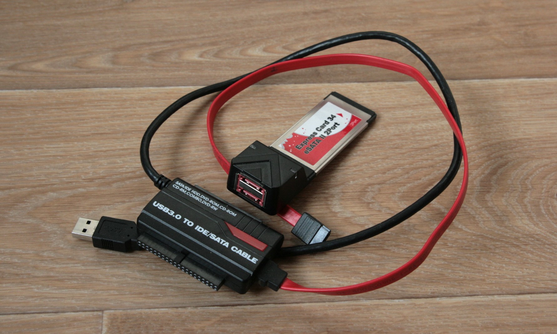 Adaptadores USB a SATA / IDE y ExpressCard a SATA