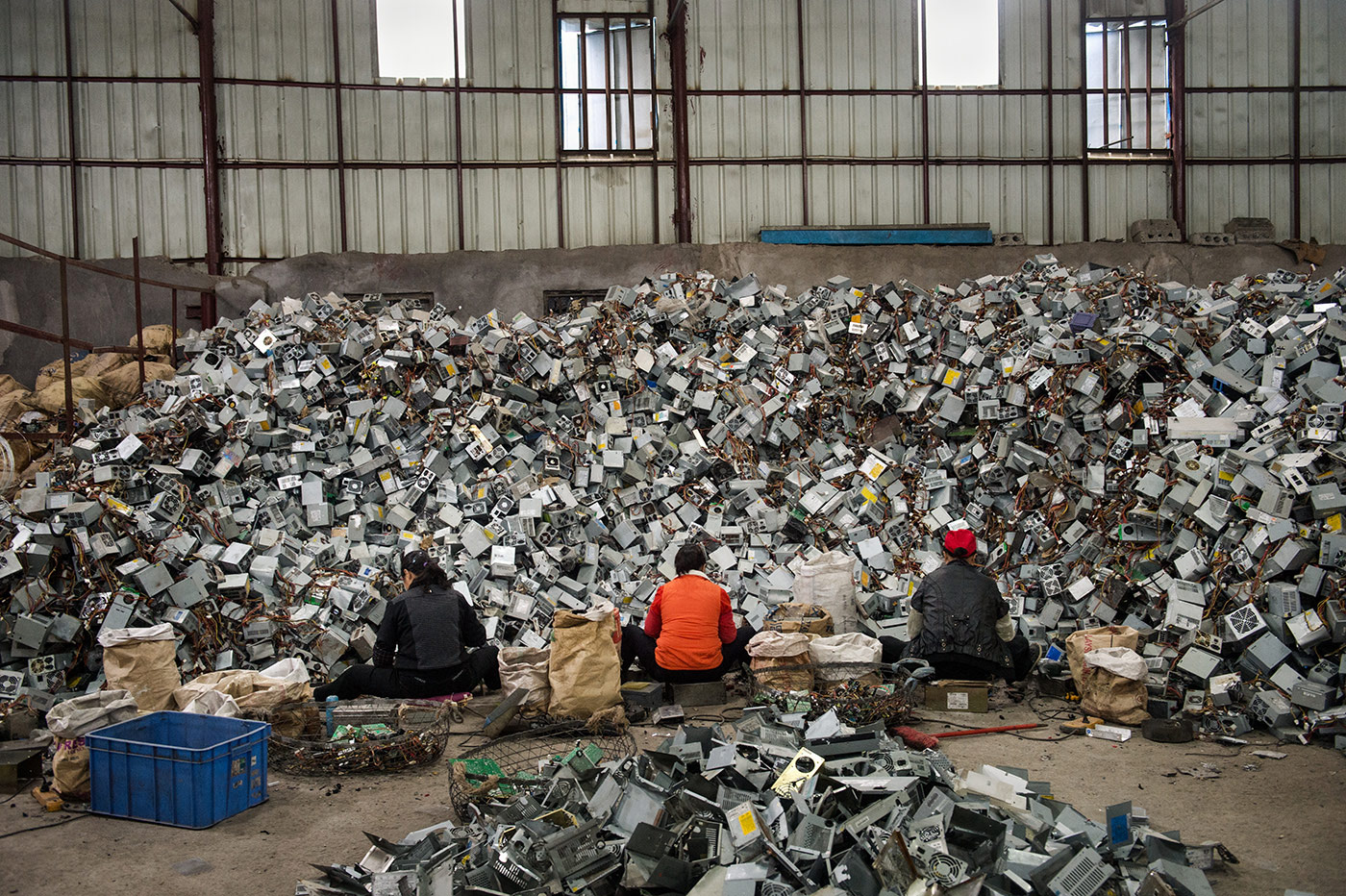 Переработка бытовой электроники в Китае