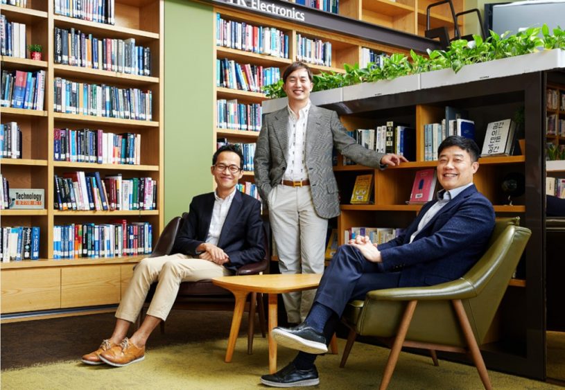 (Left to right) Chief Researcher, Samsung Advanced Research and Development Institute (SAIT) Jungkwuen An, Staff Scientist Kanghee Won and Hong-Seok Lee