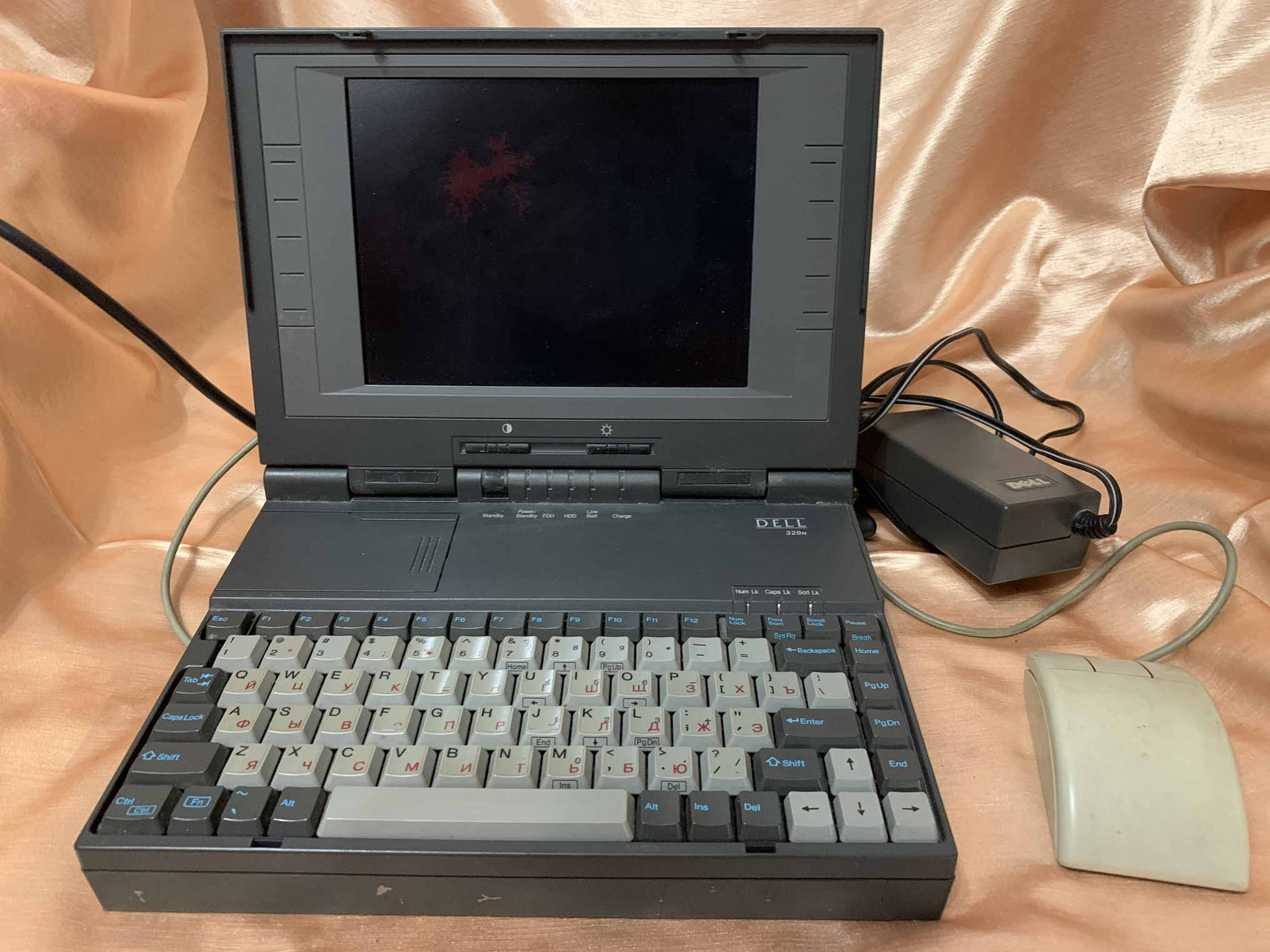 Много лет тому назад: обзор винтажного ноутбука Dell 320N