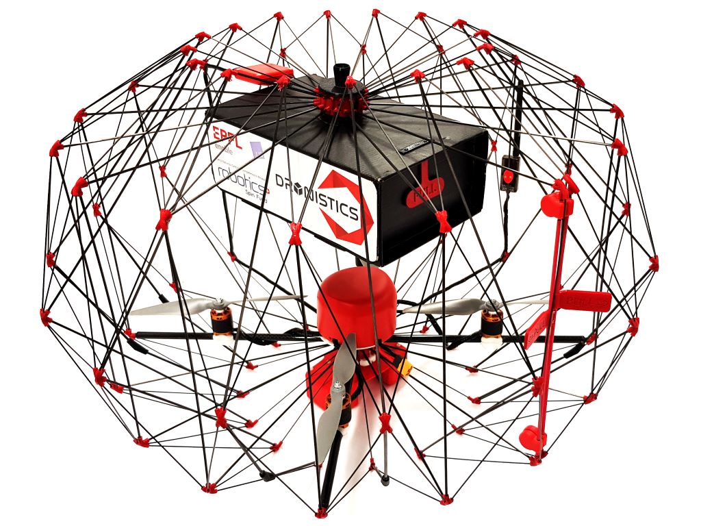 Математическая модель полёта дрона-квадрокоптера и способ гарантированной посадки его в «гнездо»