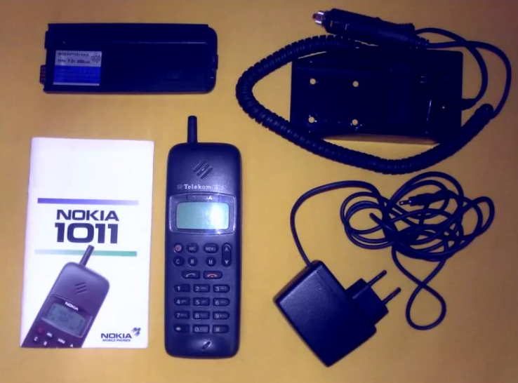 10 ноября 1992 выпущена GSM Nokia 1011. Как цифровые технологии создали мне бизнес и какие it профессии появились