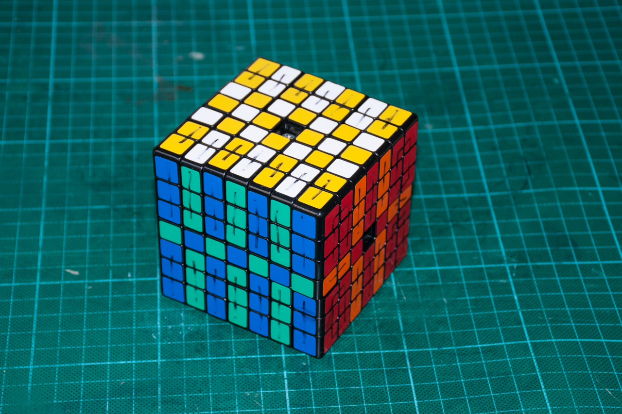 Куб распилили на 1000 кубиков