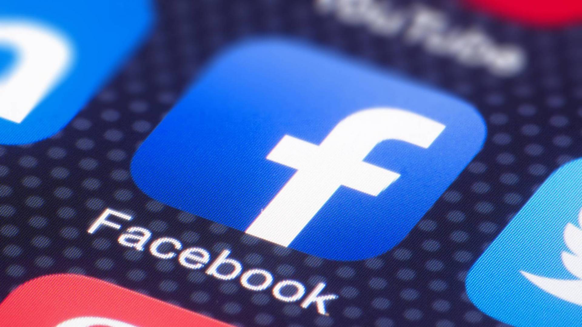 Facebook удалил сотни аккаунтов со сгенерированными ИИ аватарками / Хабр